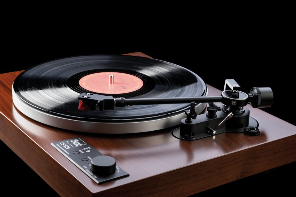 Dual Electronics Automatic Belt-Drive Turntable in Walnut - CS529W